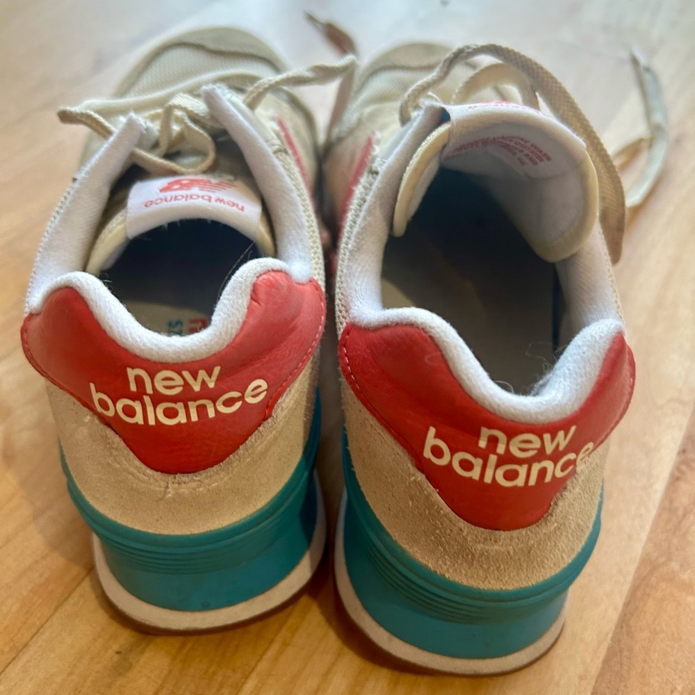 New Balance women’s size 6.5 tennis shoes